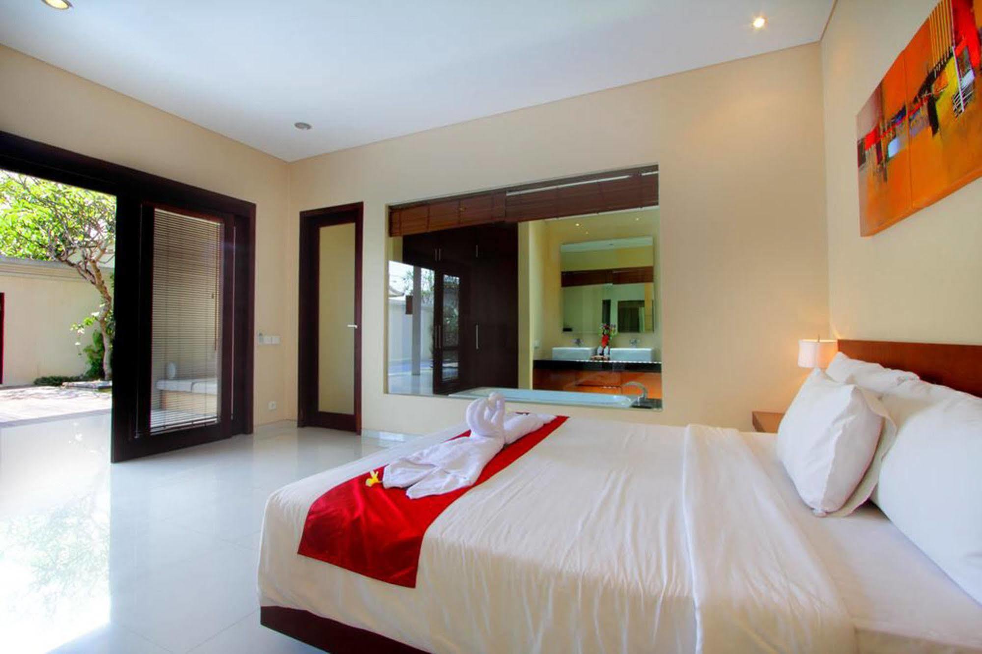 Oval Villa Bali Seminyak  Ngoại thất bức ảnh